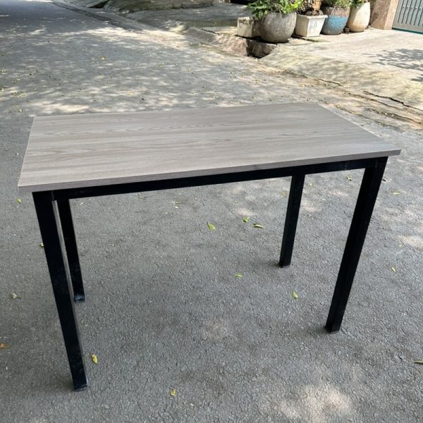 Bàn làm việc chân sắt 1m*50cm cũ