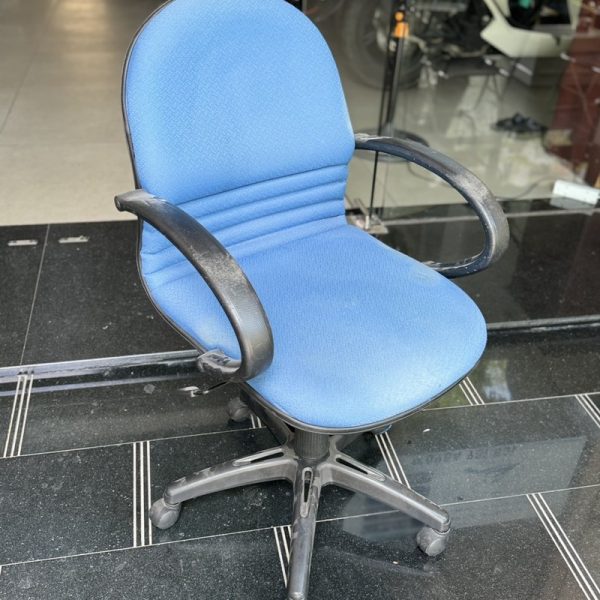 Thanh lý ghế xoay nhân viên hòa phát mới 95%