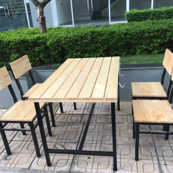 Bộ bàn ghế quán ăn chân sắt mặt gỗ thông BA22