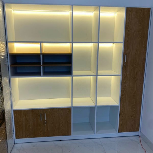 Kệ trưng bày gỗ trắng vân gỗ mới