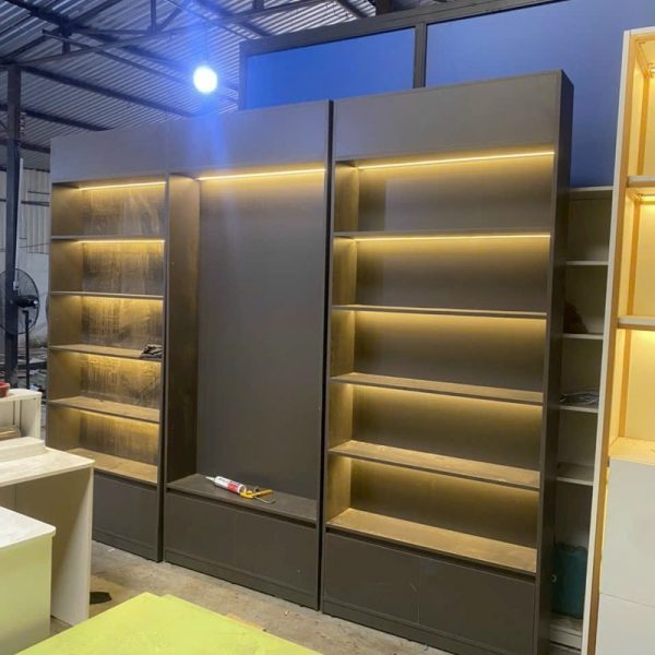 Kệ trưng bày 3m*2m4 màu xám có đèn led