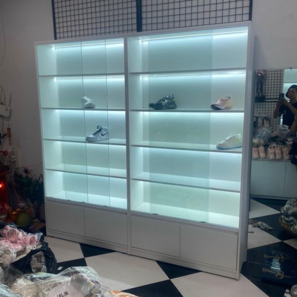 Thanh lý tủ trưng bày 1m8*2m kính lùa đèn