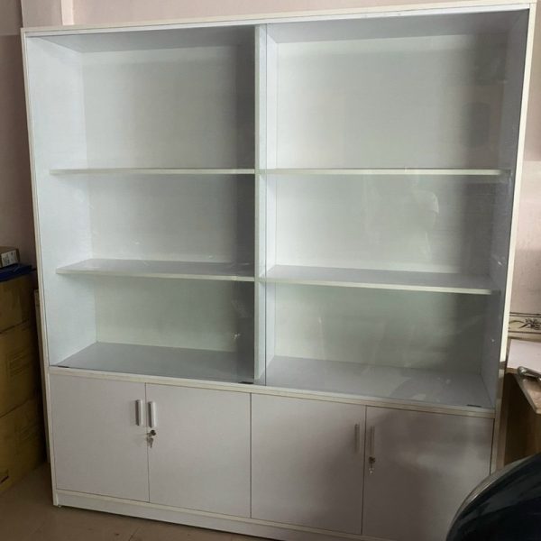Tủ trưng bày 2m*2m MDF màu trắng mới 98%