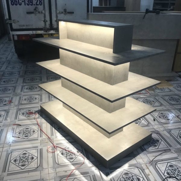 Kệ trưng bày sản phẩm tầng 1m5*1m5 màu xám mới