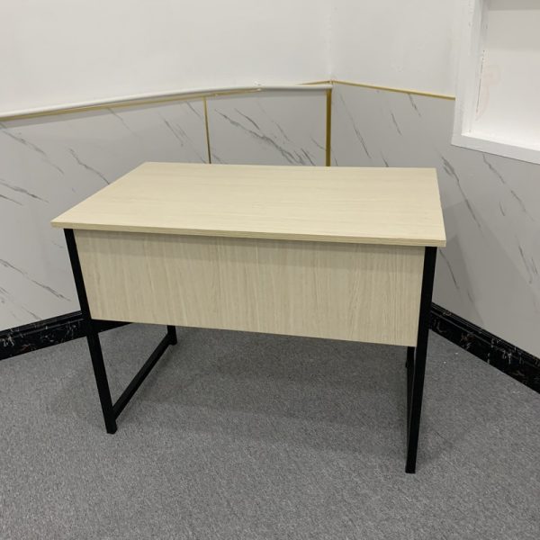 Bàn làm việc chân sắt 1m*60cm mới 99%