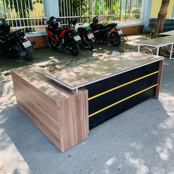 Bàn làm việc giám đốc góc L 1m8*1m6 cũ