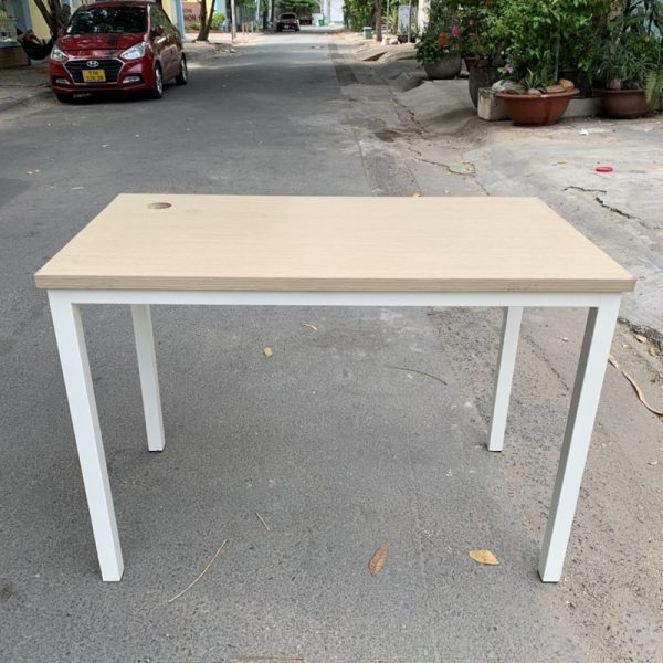 Bàn làm việc chân sắt mặt gỗ 1m2*60cm mới 99%