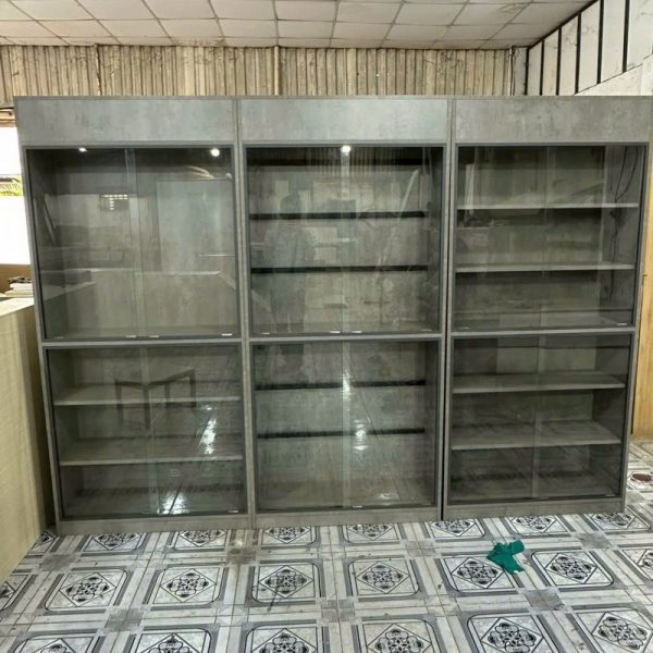 Tủ trưng bày 3m*2m cửa kính màu xám mới