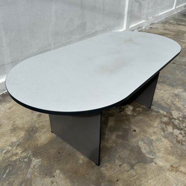 Thanh lý bàn họp 1m8 ovan màu xám Hoà Phát mới 95%