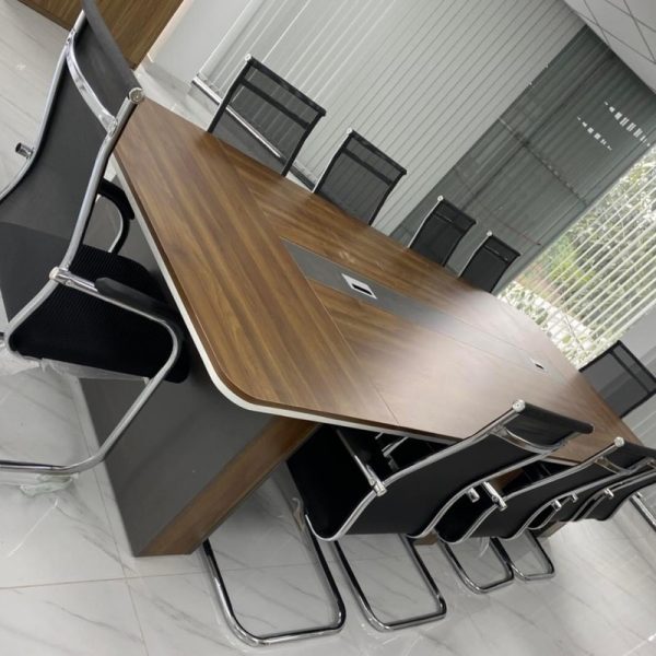 Bàn họp 4m8 cao cấp tồn kho mới 99%