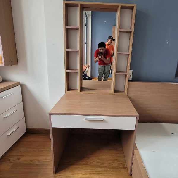 Bàn trang điểm vàng 60cm MDF chống ẩm mới 95%