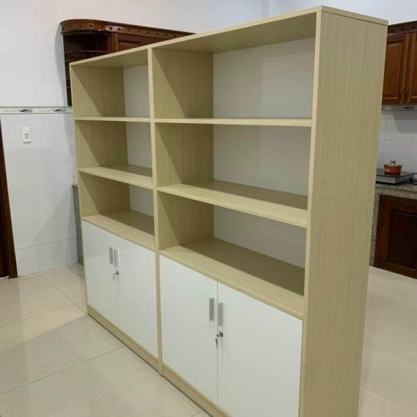Tủ trưng bày 2m*2m màu kem trắng mới