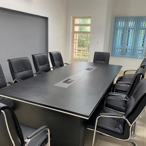 Bàn họp văn phòng 2m4 màu đen cao cấp