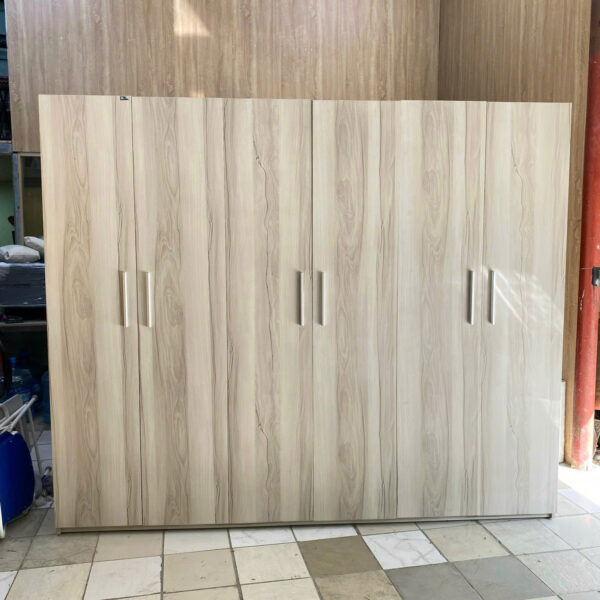 Thanh lý tủ quần áo gia đình MDF 2m4 mới 98%