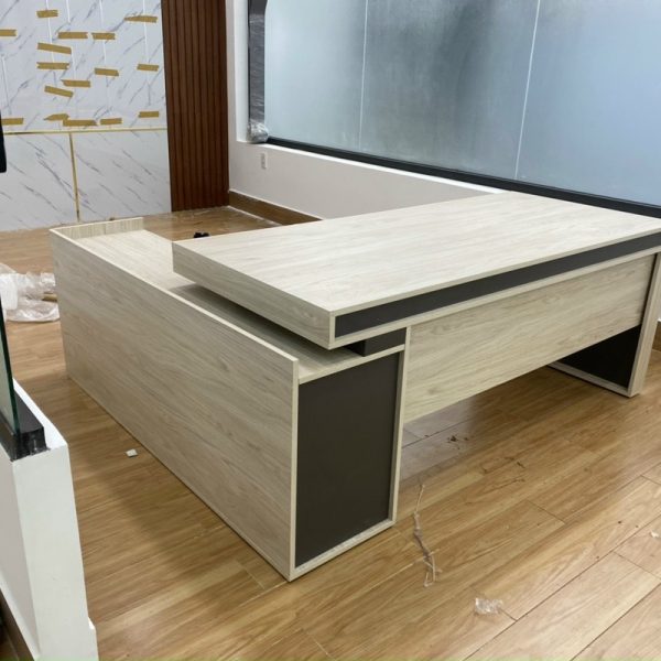 Bàn làm việc giám đốc góc L gỗ MDF mới 99%