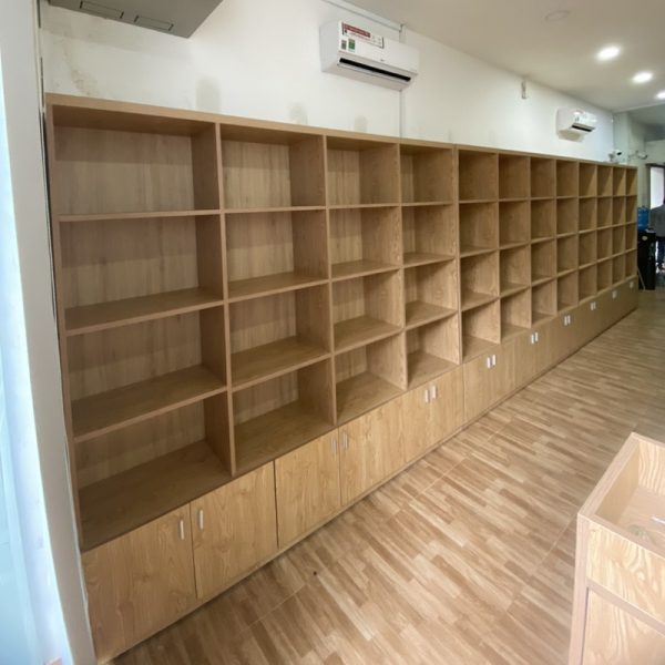 Tủ trưng bày sãn phẩm 6m5*2m MDF mới 99%