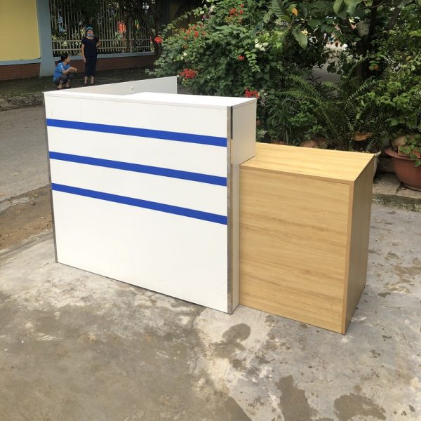 Thanh lý quầy lễ tân 1m7 góc L bên phải mới 95%