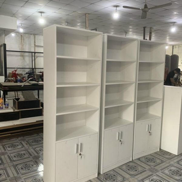 Tủ trưng bày 60cmx2m màu trắng phủ bóng mới 100%