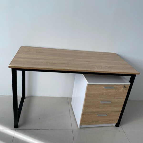Thanh lý bàn làm việc nhân viên 1M2 có cabin