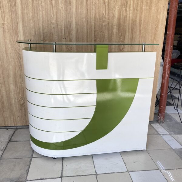 Thanh lý quầy lễ tân 1M4 màu trắng xanh mới 98%