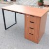 Thanh lý bàn làm việc 1m2*60cm có hộc chân sắt