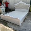 Thanh lý giường hoàng gia màu trắng 1m6*2m mới 98%