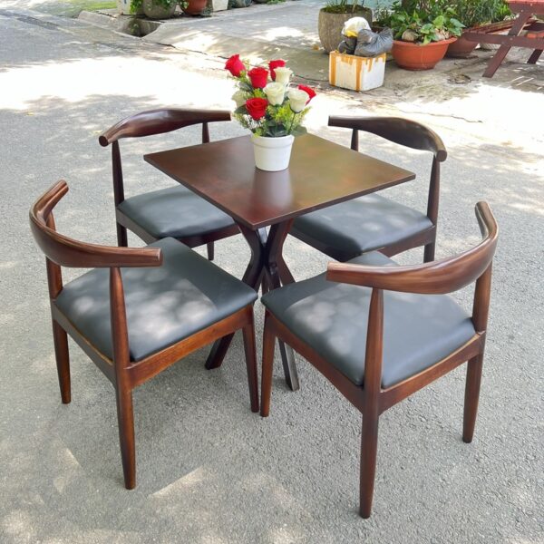 Ghế cafe Bull gỗ tự nhiên màu nâu mới 99%