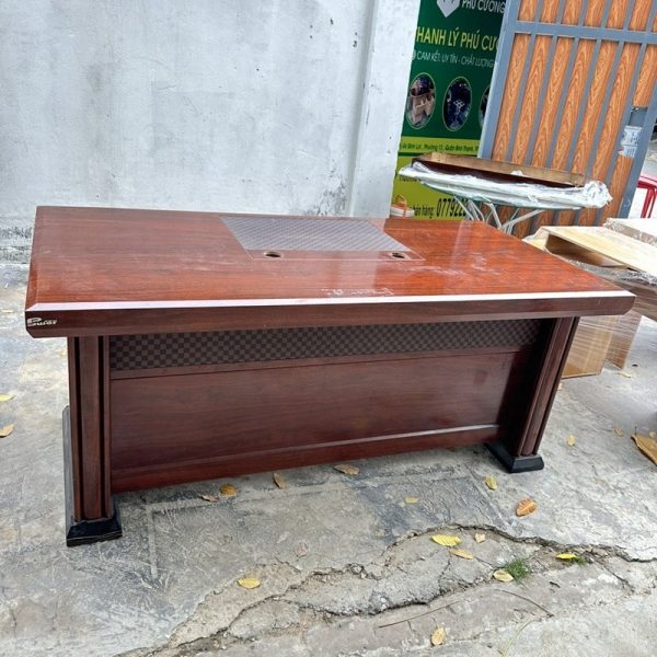 Thanh lý bàn giám đốc 1m8*90cm tồn kho cao cấp