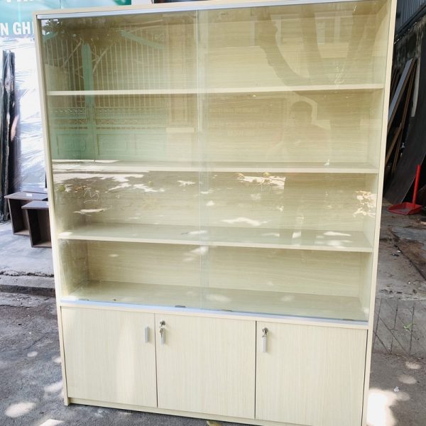 Thanh lý tủ trưng bày 1m2*2m cửa kính lùa mới 99%