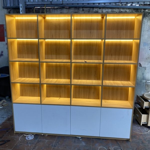 Kệ trưng bày sãn phẩm 2m*2m MDF có đèn mới 100%
