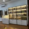Kệ trưng bày 2m*2m cửa kính lùa có đèn mới 99%