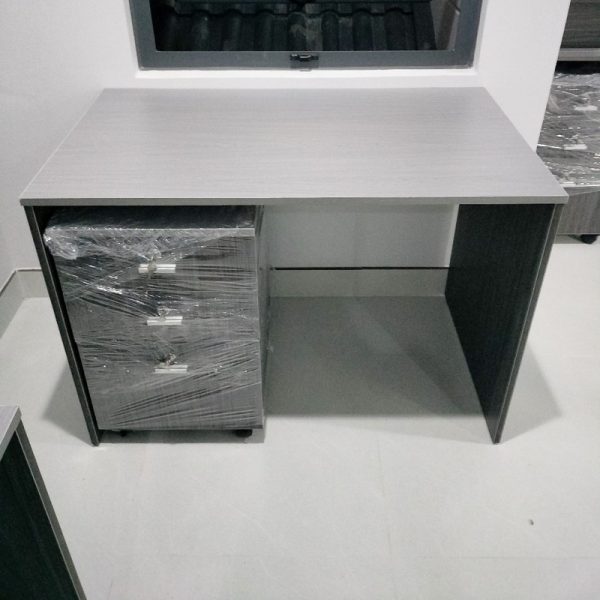 Combo bàn làm việc 1m2 có hộc mới 100%