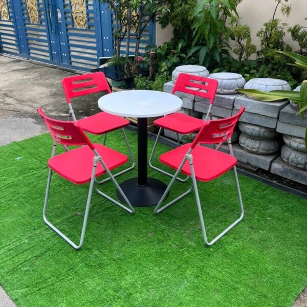 Thanh lý bộ bàn ghế cafe xếp sắt nhựa màu đỏ tồn kho
