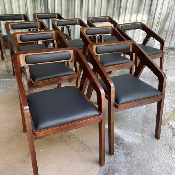 Ghế cafe gỗ katana màu nâu nệm đen mới 100%