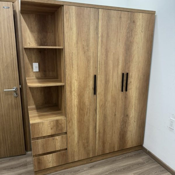 Thanh lý tủ áo 1m6*2m MDF liền kệ mới 98%