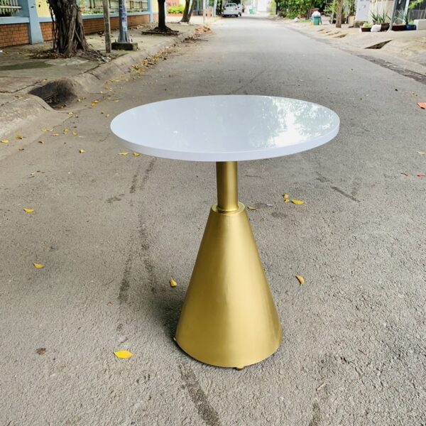 Bàn cafe chân sắt mặt gỗ màu trắng sang trọng