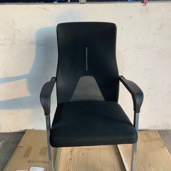 Thanh lý ghế chân quỳ lưới phòng họp mới 99%