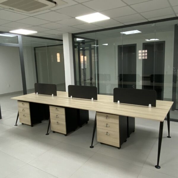 Bàn cụm nhân viên làm việc kèm cabin mới 99%