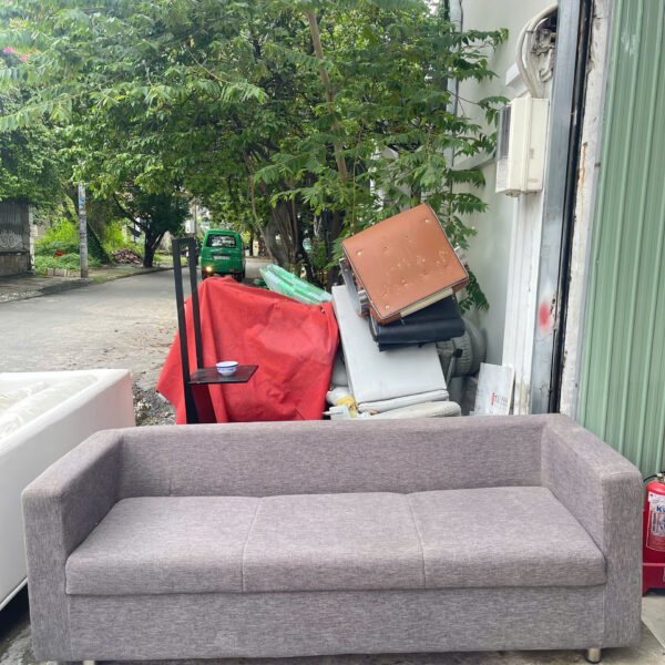 Thanh lý băng ghế sofa màu xám đẹp mới 95%