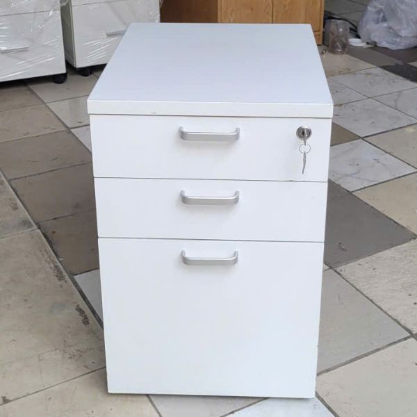 Thanh lý tủ cabinet 3 ngăn màu trắng mới 95%