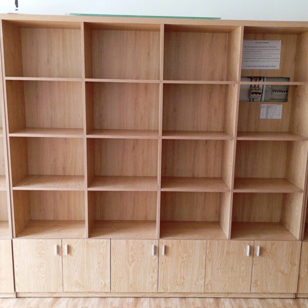 Thanh lý tủ trưng bày 2m2 xm màu vân gỗ mới 90%