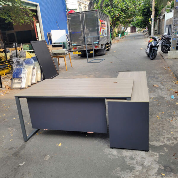 Thanh lý Bàn giám đốc chữ L chân sắt cũ đẹp