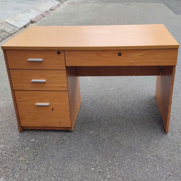 ban-lam-viec-1m25-70cm-thanh-ly
