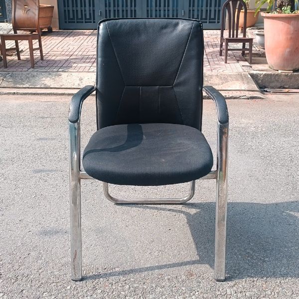 Thanh lý ghế văn phòng bọc da chân inox cũ