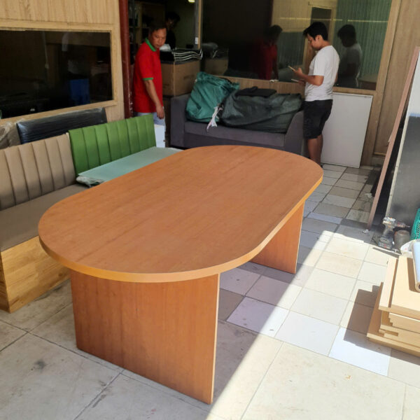 Thanh lý bàn họp oval dài 2m giá rẻ