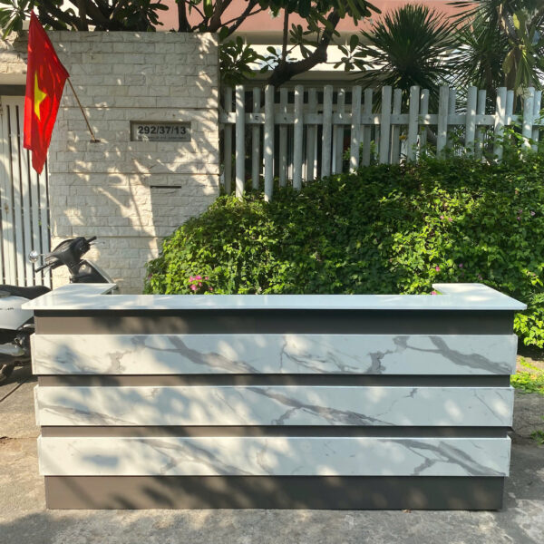 Quầy lễ tân, quầy thu ngân 2m4 đóng mới