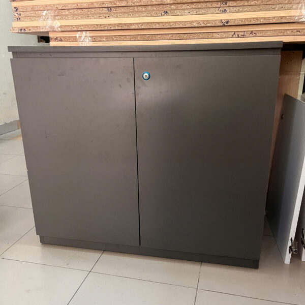 Tủ hồ sơ thấp 2 cánh màu xám 90cmx80cm mới 90%