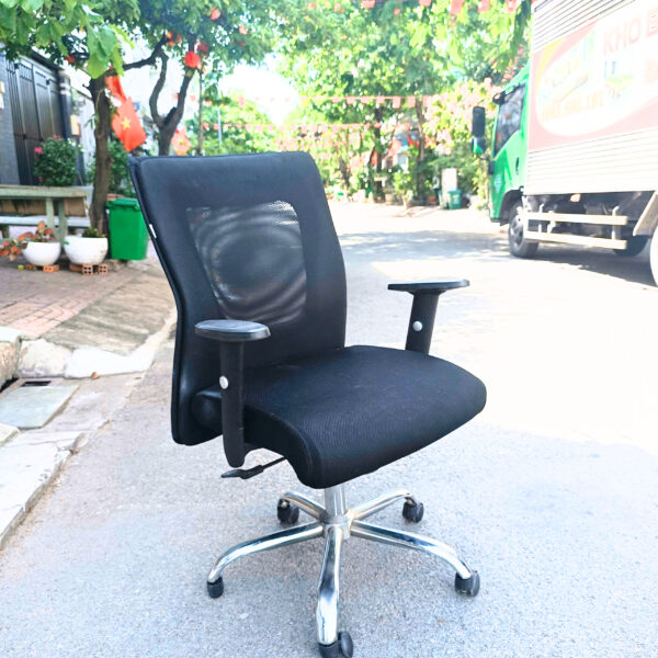 Ghế xoay văn phòng cũ lưng lưới chân inox