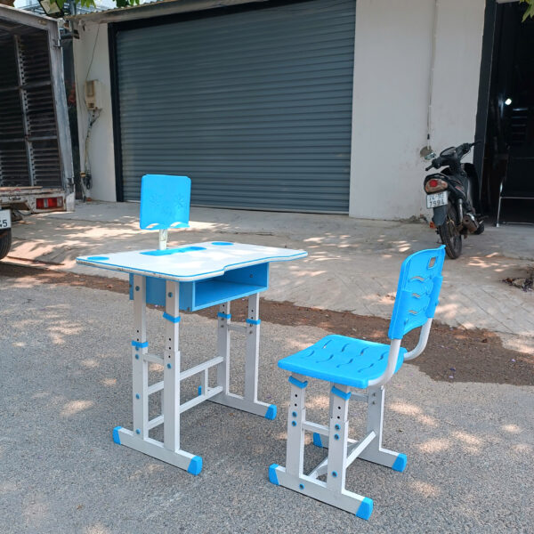 Thanh lý bộ bàn ghế học sinh chống gù cho bé