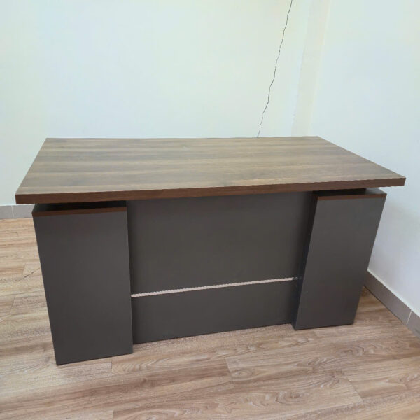 Bàn Giám đốc MDF 1m4 màu nâu mới 100%